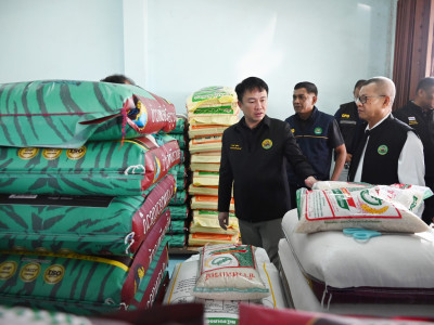 อธิบดีกรมส่งเสริมสหกรณ์ พร้อมด้วย ... พารามิเตอร์รูปภาพ 10