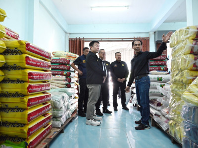 อธิบดีกรมส่งเสริมสหกรณ์ พร้อมด้วย ... พารามิเตอร์รูปภาพ 11