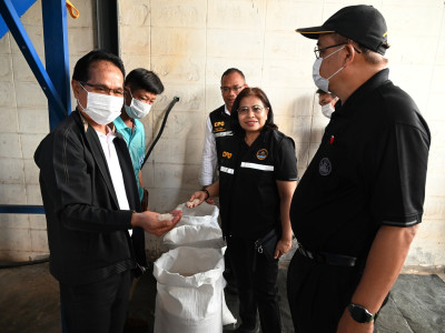รองอธิบดีกรมส่งเสริมสหกรณ์ พร้อมด้วย ... พารามิเตอร์รูปภาพ 10