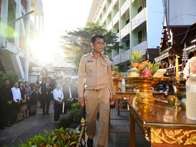 นายมนัส เทพรักษ์ เข้าสักการะสิ่งศักดิ์สิทธิ์ ... พารามิเตอร์รูปภาพ 1