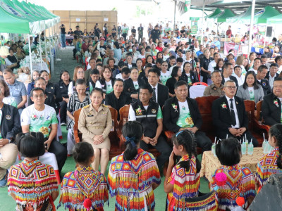 รองอธิบดีกรมส่งเสริมสหกรณ์ เป็นประธานในพิธีเปิดงาน Co-op ... พารามิเตอร์รูปภาพ 16