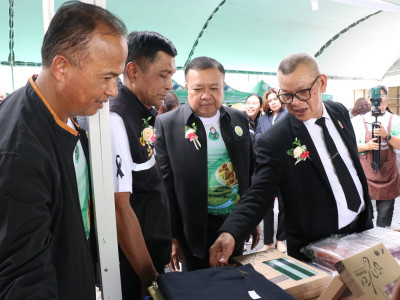 รองอธิบดีกรมส่งเสริมสหกรณ์ เป็นประธานในพิธีเปิดงาน Co-op ... พารามิเตอร์รูปภาพ 4