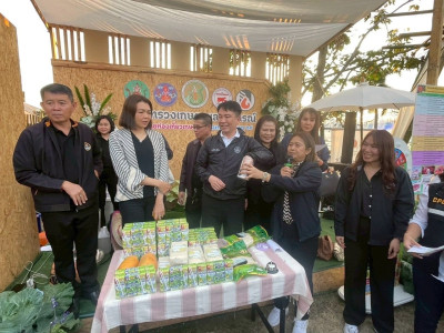 อธิบดีกรมส่งเสริมสหกรณ์ และคณะผู้บริหารกรมส่งเสริมสหกรณ์ ... พารามิเตอร์รูปภาพ 19