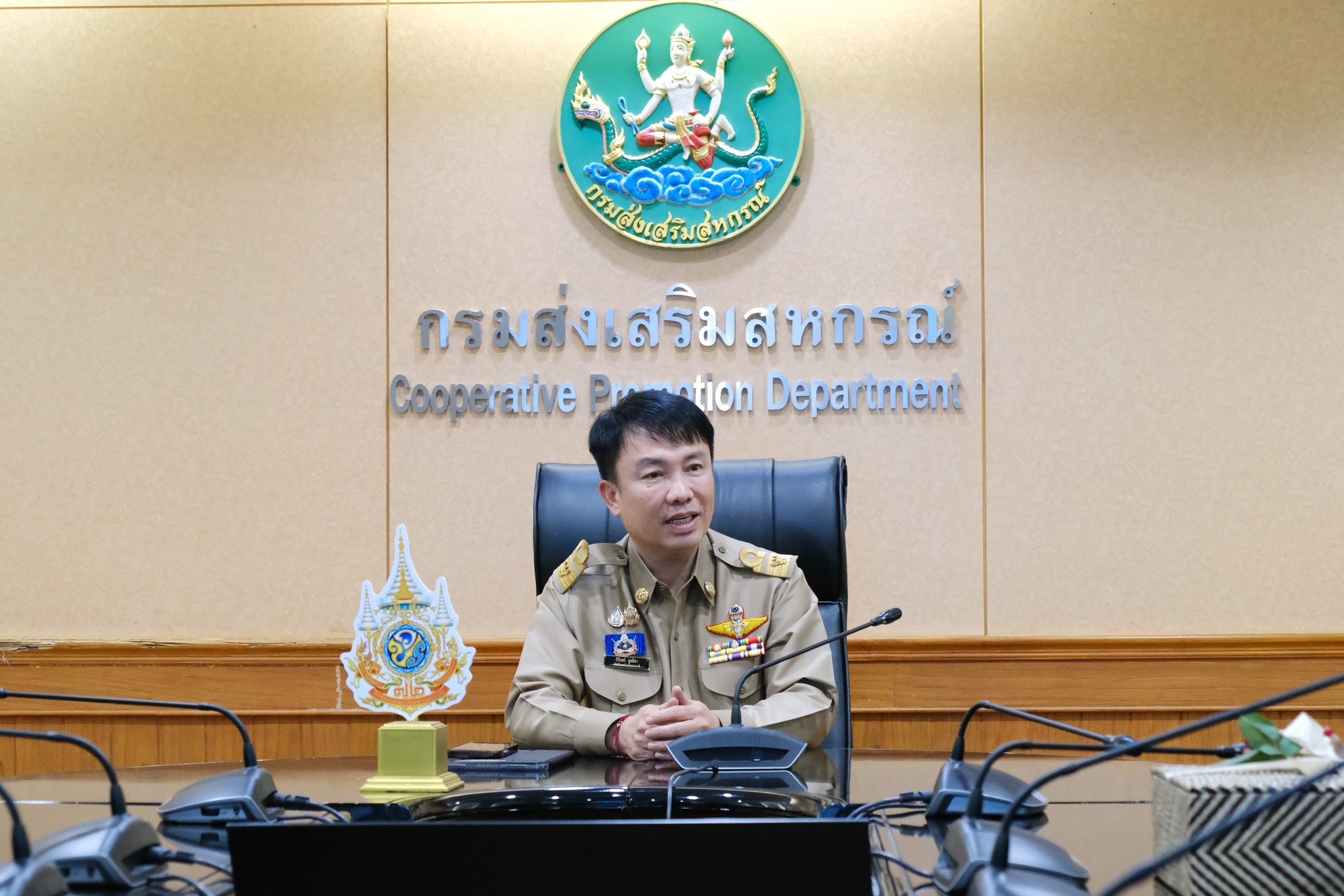 อธิบดีกรมส่งเสริมสหกรณ์ ให้การต้อนรับ นายสมหมาย สุวรรณวงษ์ ... พารามิเตอร์รูปภาพ 1