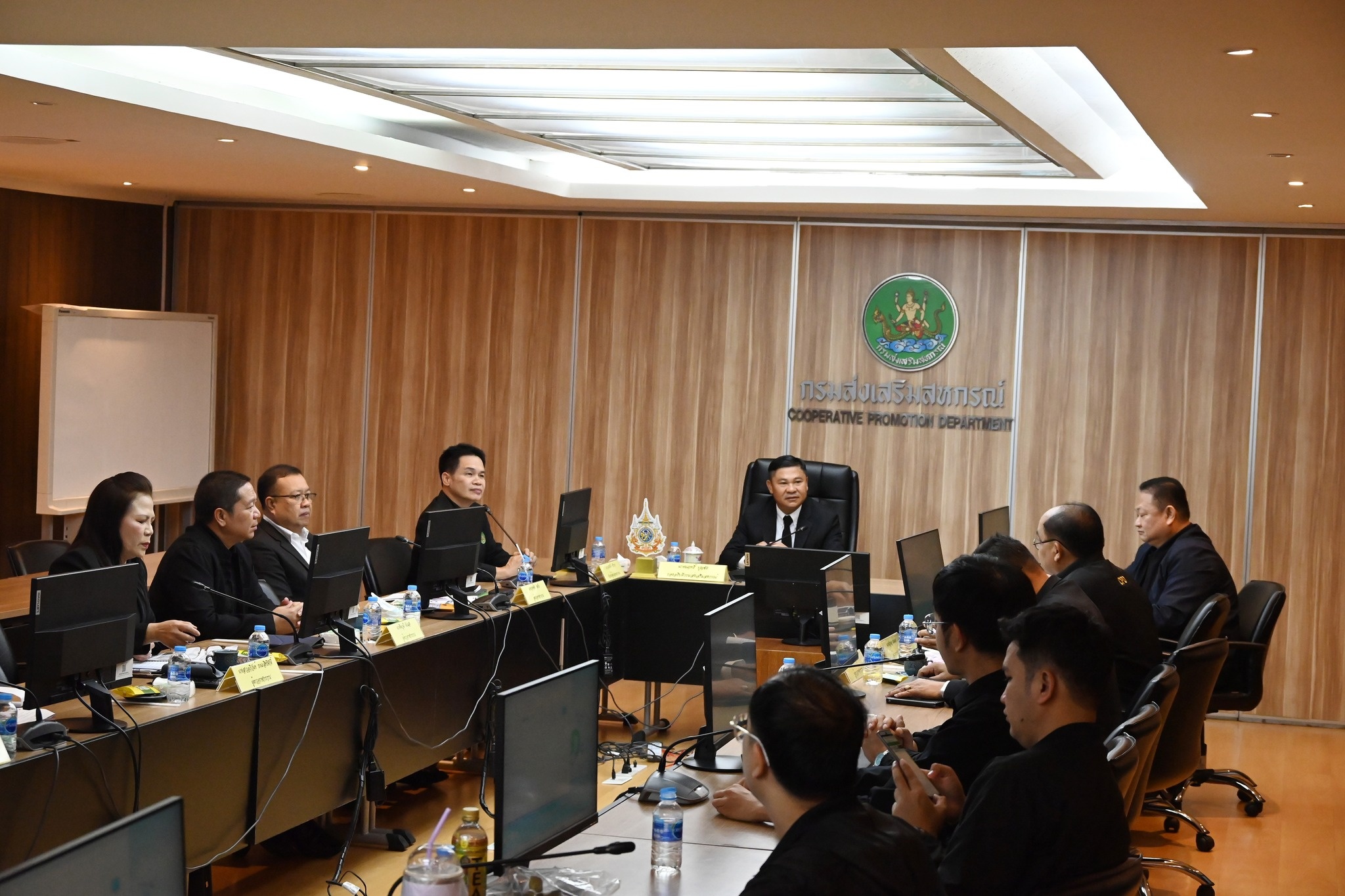 รองอธิบดีกรมส่งเสริมสหกรณ์ ... พารามิเตอร์รูปภาพ 1