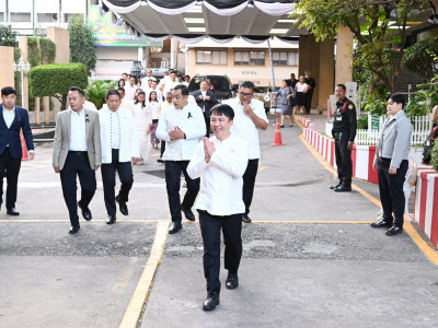 อธิบดีกรมส่งเสริมสหกรณ์ พร้อมด้วย นายประวัติ แดงบรรจง ... พารามิเตอร์รูปภาพ 6