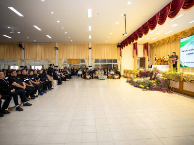 นายณฤทธิ์ บุญชัย รองอธิบดีกรมส่งเสริมสหกรณ์ พร้อมด้วย ... พารามิเตอร์รูปภาพ 12