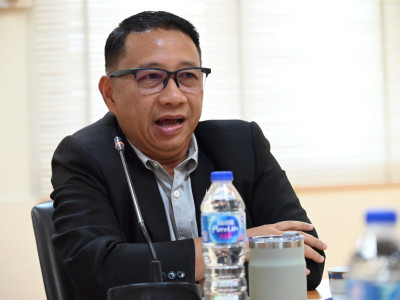 อธิบดีกรมส่งเสริมสหกรณ์ หารือร่วมกับ นายวุฒิพงศ์ เนียมหอม ... พารามิเตอร์รูปภาพ 3