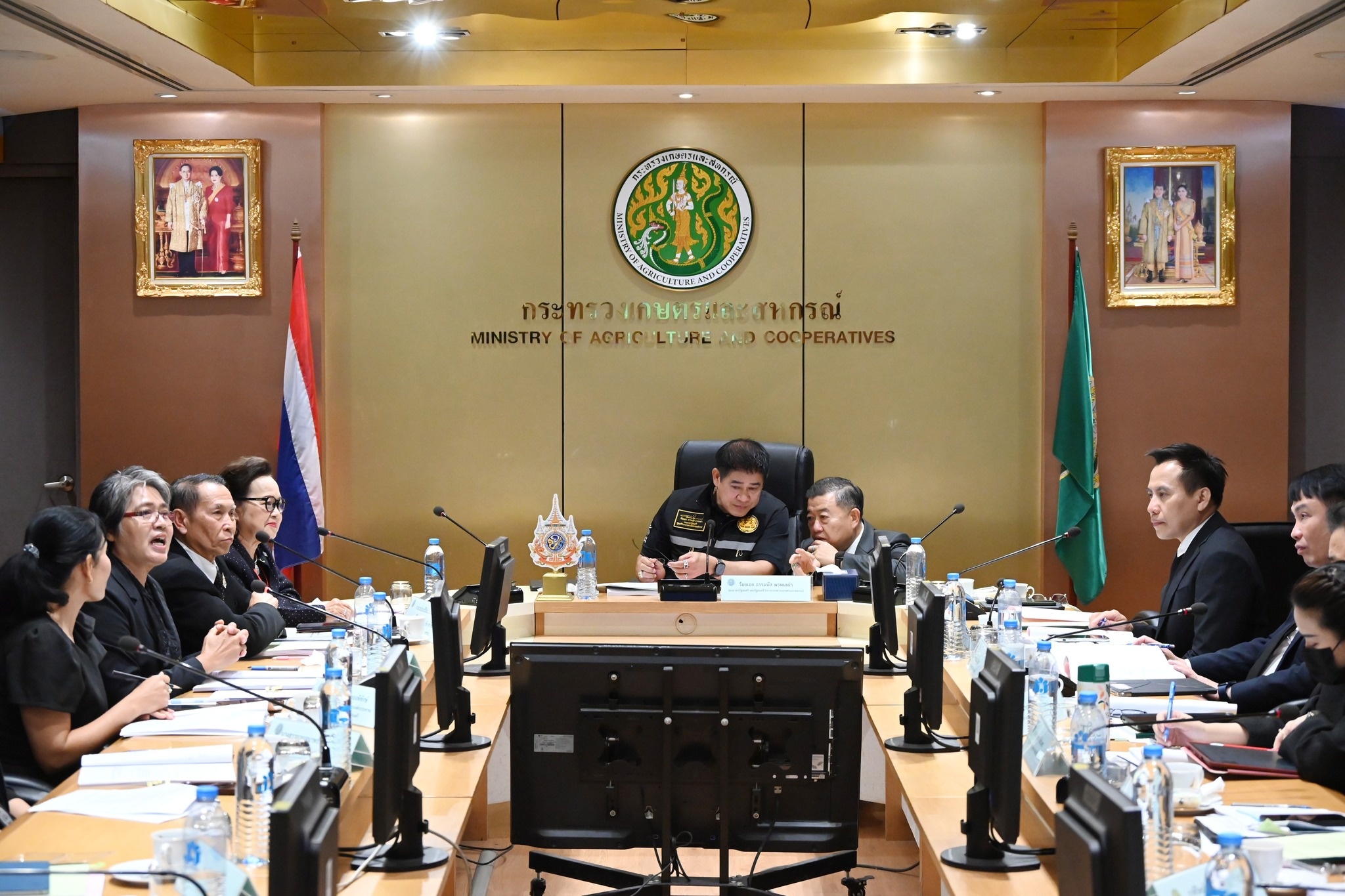 ร้อยเอก ธรรมนัส พรหมเผ่า รองนายกรัฐมนตรี ... พารามิเตอร์รูปภาพ 1