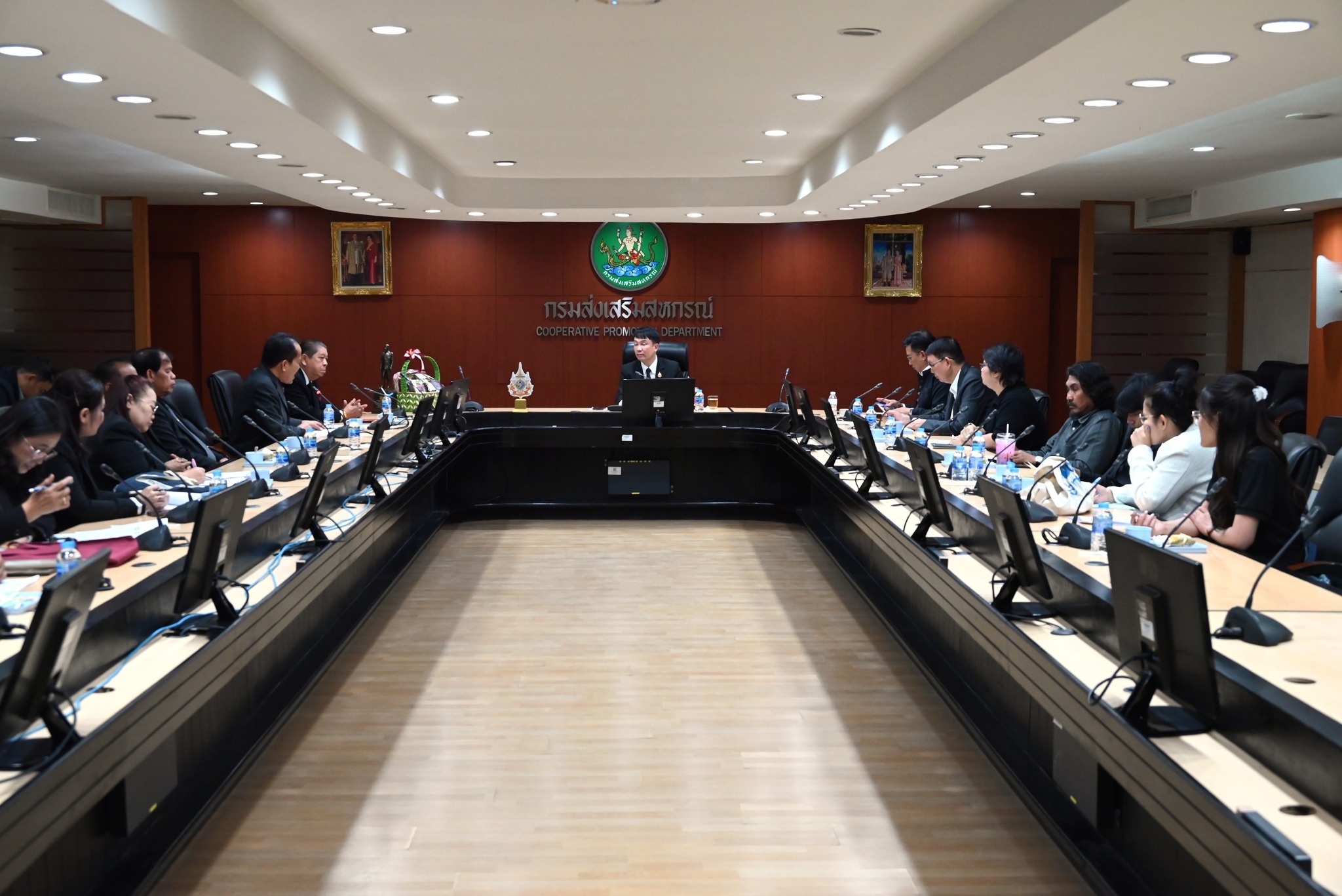 อธิบดีกรมส่งเสริมสหกรณ์ ให้การต้อนรับ ... พารามิเตอร์รูปภาพ 1