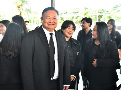 นายสาธิต ปานขำ เลขานุการกรม ในฐานะผู้แทนกรมส่งเสริมสหกรณ์ ... พารามิเตอร์รูปภาพ 2