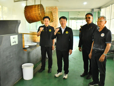 อธิบดีกรมส่งเสริมสหกรณ์ พร้อมด้วย ... พารามิเตอร์รูปภาพ 14