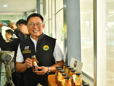 อธิบดีกรมส่งเสริมสหกรณ์ พร้อมด้วย ... พารามิเตอร์รูปภาพ 16