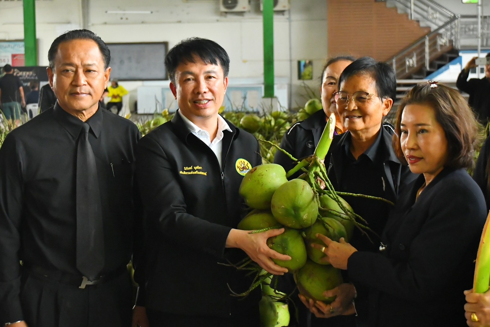 กรมส่งเสริมสหกรณ์ ลุยแก้ปัญหาราคามะพร้าวน้ำหอมตกต่ำ ... พารามิเตอร์รูปภาพ 1