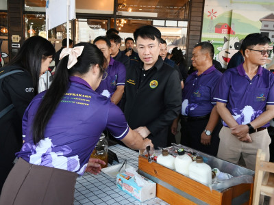 อธิบดีกรมส่งเสริมสหกรณ์ พร้อมด้วย ... พารามิเตอร์รูปภาพ 10