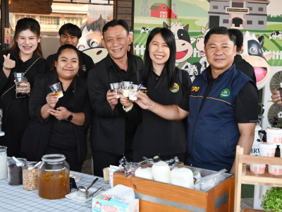 อธิบดีกรมส่งเสริมสหกรณ์ พร้อมด้วย ... พารามิเตอร์รูปภาพ 4