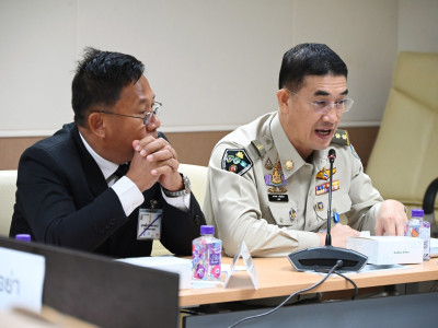 พลเอก ไพบูลย์ คุ้มฉายา องคมนตรี ... พารามิเตอร์รูปภาพ 12