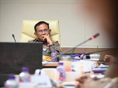 พลเอก ไพบูลย์ คุ้มฉายา องคมนตรี ... พารามิเตอร์รูปภาพ 15