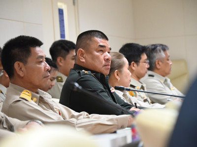 พลเอก ไพบูลย์ คุ้มฉายา องคมนตรี ... พารามิเตอร์รูปภาพ 26