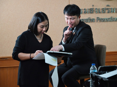 อธิบดีกรมส่งเสริมสหกรณ์ ร่วมบันทึกเทปสัมภาษณ์ ในโครงการ ... พารามิเตอร์รูปภาพ 4