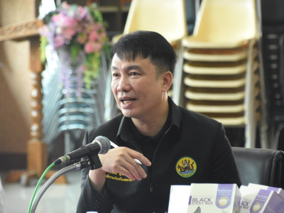 อธิบดีกรมส่งเสริมสหกรณ์ พร้อมด้วย นางสาวเบญจพร ชาครานนท์ ... พารามิเตอร์รูปภาพ 1