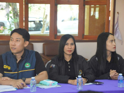 อธิบดีกรมส่งเสริมสหกรณ์ พร้อมด้วย นางสาวเบญจพร ชาครานนท์ ... พารามิเตอร์รูปภาพ 15