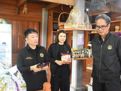 อธิบดีกรมส่งเสริมสหกรณ์ พร้อมด้วย นางสาวเบญจพร ชาครานนท์ ... พารามิเตอร์รูปภาพ 27