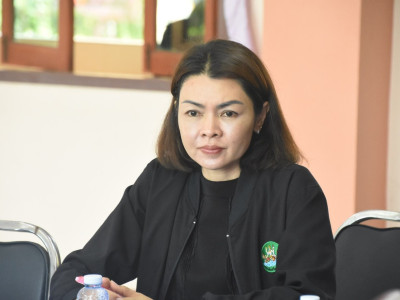 อธิบดีกรมส่งเสริมสหกรณ์ พร้อมด้วย นางสาวเบญจพร ชาครานนท์ ... พารามิเตอร์รูปภาพ 4