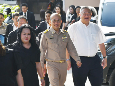 รองอธิบดีกรมส่งเสริมสหกรณ์ เข้าสักการะสิ่งศักดิ์สิทธิ์ ... พารามิเตอร์รูปภาพ 1