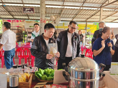 อธิบดีกรมส่งเสริมสหกรณ์ พร้อมด้วย นายกษาปณ์ เงินรวง ... พารามิเตอร์รูปภาพ 11