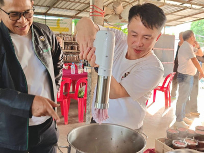 อธิบดีกรมส่งเสริมสหกรณ์ พร้อมด้วย นายกษาปณ์ เงินรวง ... พารามิเตอร์รูปภาพ 17