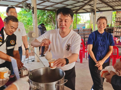 อธิบดีกรมส่งเสริมสหกรณ์ พร้อมด้วย นายกษาปณ์ เงินรวง ... พารามิเตอร์รูปภาพ 23