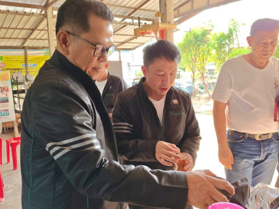 อธิบดีกรมส่งเสริมสหกรณ์ พร้อมด้วย นายกษาปณ์ เงินรวง ... พารามิเตอร์รูปภาพ 8