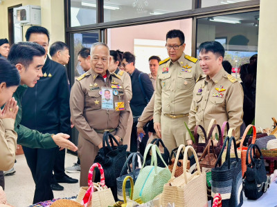 พล.อ.อ.สถิตย์พงษ์ สุขวิมล ... พารามิเตอร์รูปภาพ 2