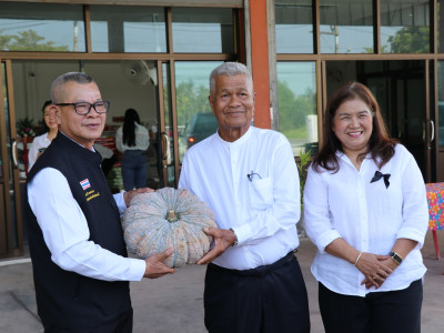 รองอธิบดีกรมส่งเสริมสหกรณ์ พร้อมด้วย นายณัฐพล แป้นนอก ... พารามิเตอร์รูปภาพ 6