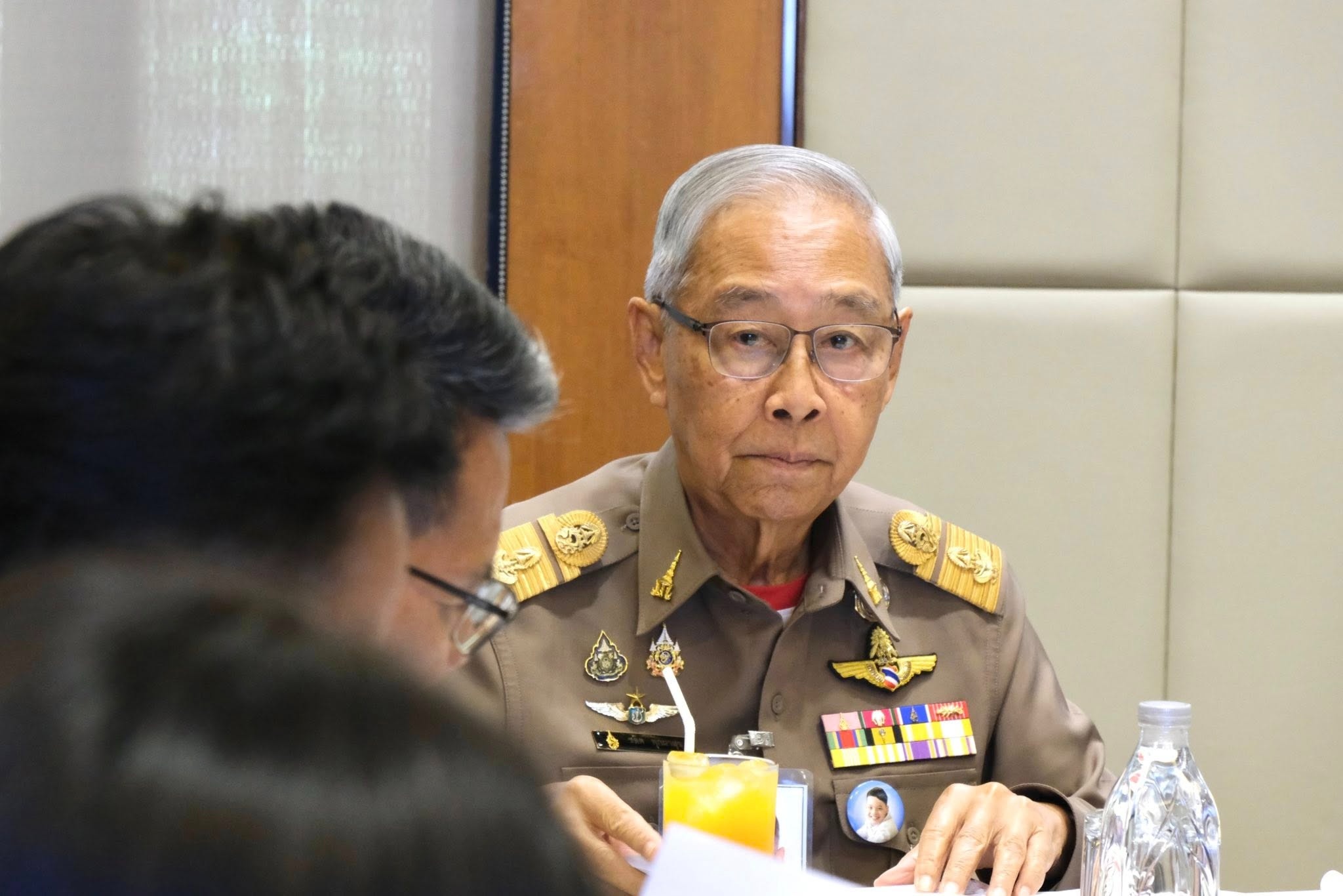 พลอากาศเอก ชลิต พุกผาสุข องคมนตรี ... พารามิเตอร์รูปภาพ 1