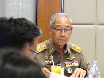 พลอากาศเอก ชลิต พุกผาสุข องคมนตรี ... พารามิเตอร์รูปภาพ 1