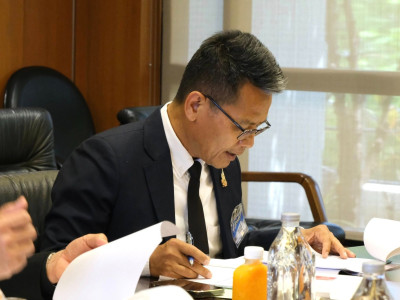 พลอากาศเอก ชลิต พุกผาสุข องคมนตรี ... พารามิเตอร์รูปภาพ 9