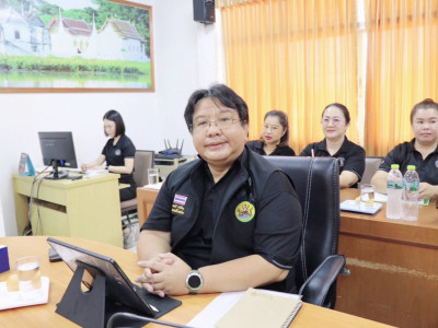 รองอธิบดีกรมส่งเสริมสหกรณ์ พร้อมด้วย นายศุภธีร์ อยู่วัฒนา ... พารามิเตอร์รูปภาพ 4