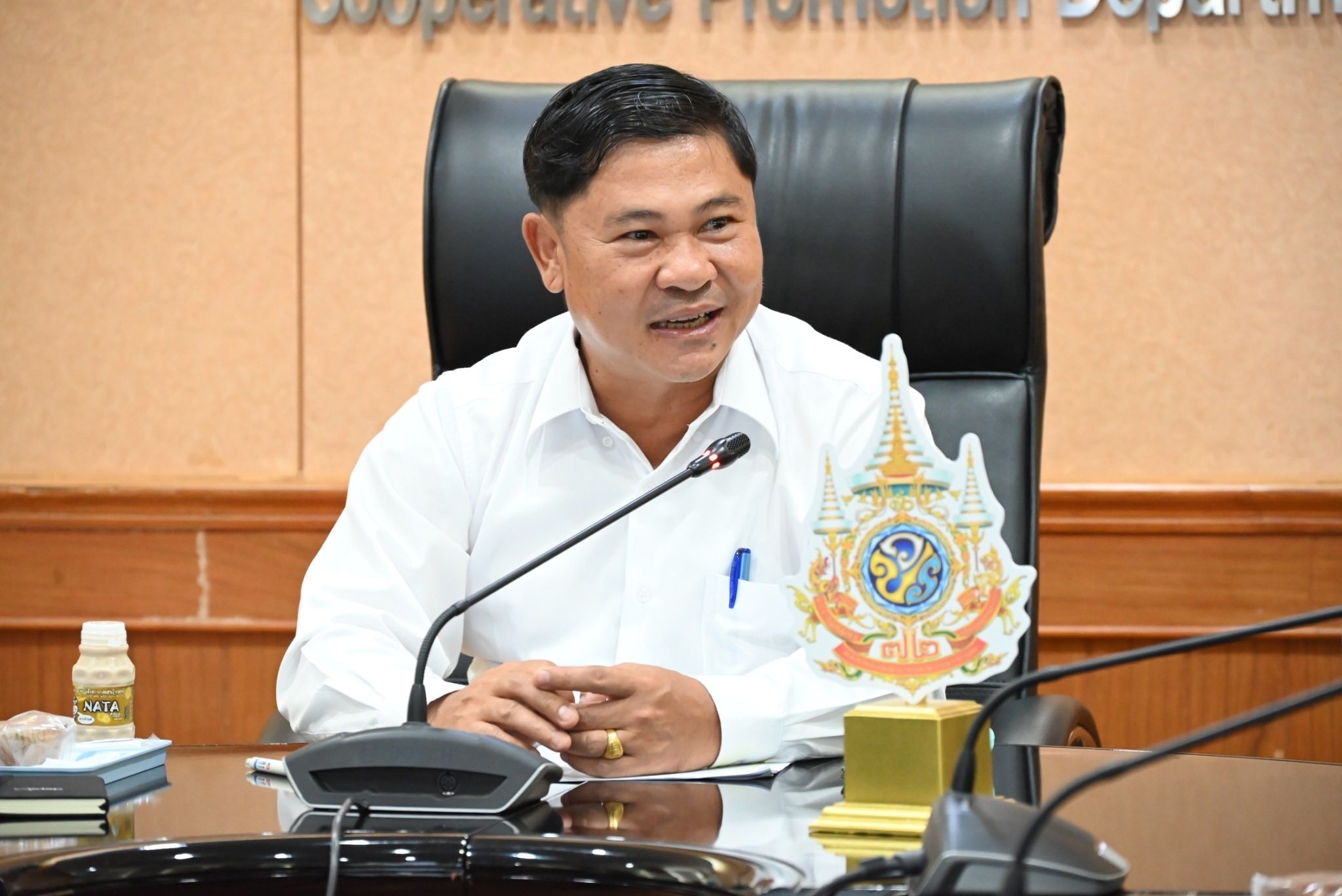 รองอธิบดีกรมส่งเสริมสหกรณ์ ให้การต้อนรับ นายญาณกิตติ์ ... พารามิเตอร์รูปภาพ 1