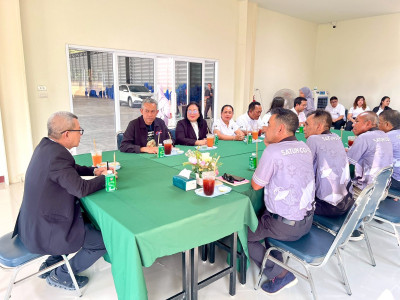 รองอธิบดีกรมส่งเสริมสหกรณ์ พร้อมด้วย นางเลขา จันทร์เจริญ ... พารามิเตอร์รูปภาพ 6