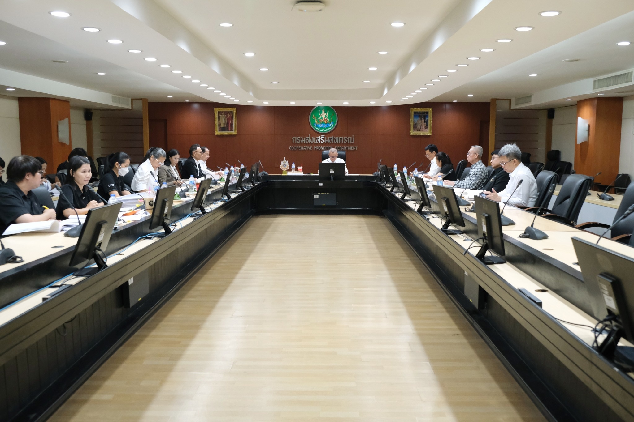 รองอธิบดีกรมส่งเสริมสหกรณ์ ... พารามิเตอร์รูปภาพ 1