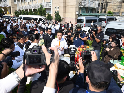 นายสุริยะ จึงรุ่งเรืองกิจ ... พารามิเตอร์รูปภาพ 21