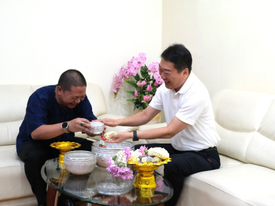 อธิบดีกรมส่งเสริมสหกรณ์ เป็นประธานในพิธีเปิดงานรดน้ำขอพร ... พารามิเตอร์รูปภาพ 11