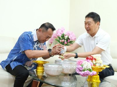 อธิบดีกรมส่งเสริมสหกรณ์ เป็นประธานในพิธีเปิดงานรดน้ำขอพร ... พารามิเตอร์รูปภาพ 12