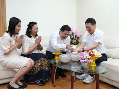 อธิบดีกรมส่งเสริมสหกรณ์ เป็นประธานในพิธีเปิดงานรดน้ำขอพร ... พารามิเตอร์รูปภาพ 14