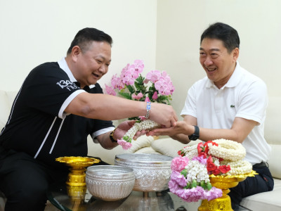 อธิบดีกรมส่งเสริมสหกรณ์ เป็นประธานในพิธีเปิดงานรดน้ำขอพร ... พารามิเตอร์รูปภาพ 16