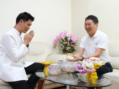 อธิบดีกรมส่งเสริมสหกรณ์ เป็นประธานในพิธีเปิดงานรดน้ำขอพร ... พารามิเตอร์รูปภาพ 19