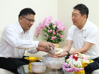 อธิบดีกรมส่งเสริมสหกรณ์ เป็นประธานในพิธีเปิดงานรดน้ำขอพร ... พารามิเตอร์รูปภาพ 24