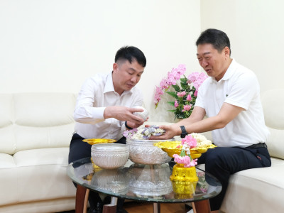 อธิบดีกรมส่งเสริมสหกรณ์ เป็นประธานในพิธีเปิดงานรดน้ำขอพร ... พารามิเตอร์รูปภาพ 6